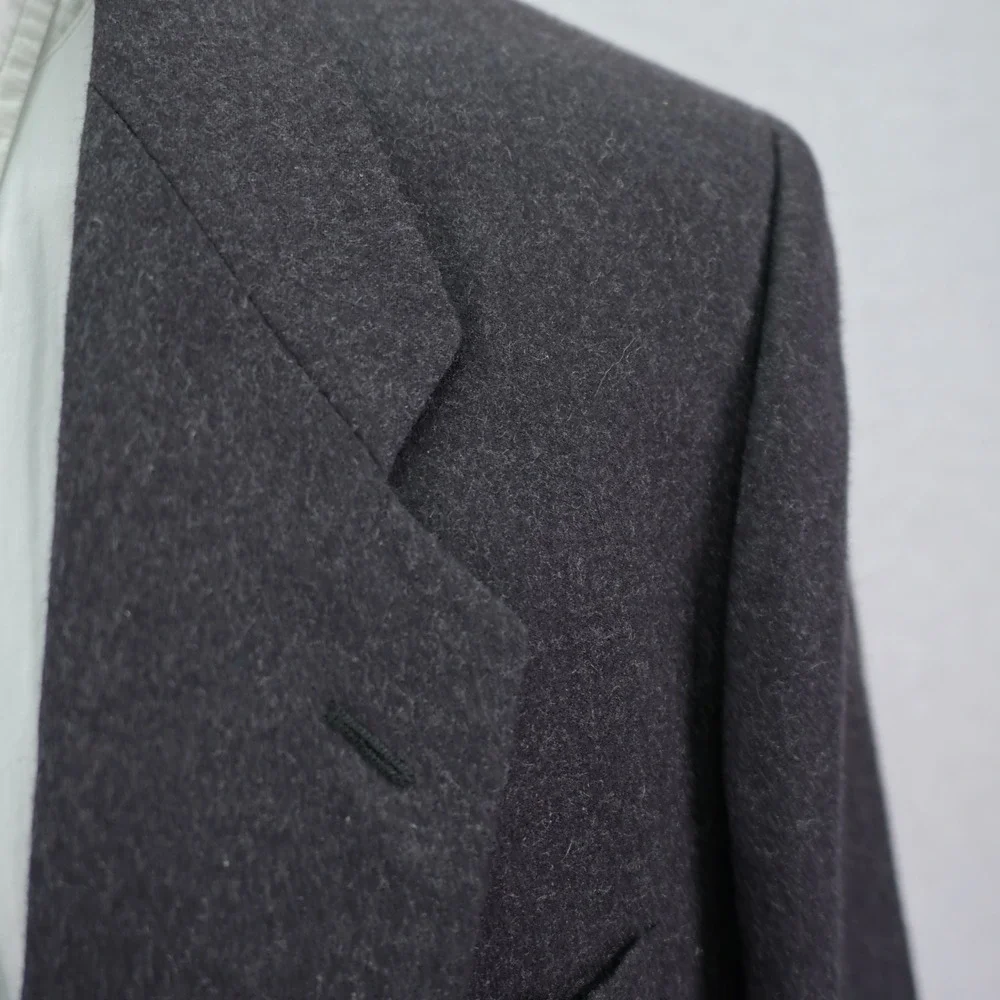Giorgio Armani‎ Mani Italy Flannel Wool Blazer Gray 42R Tagged 44R 2 Button